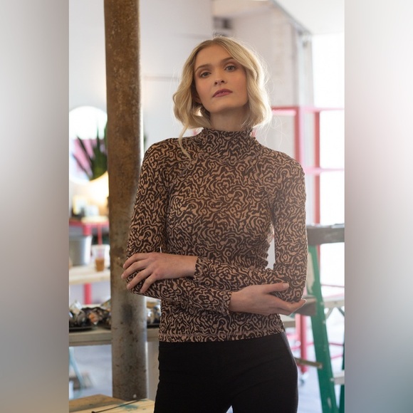 Nanushka Women's Small Raglan Turtleneck Top Mesh Jersey Graphic Animal Latte - Picture 14 of 16